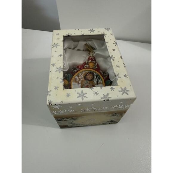 G.Debrekht 61025-21 Girl in Snow w/ Teddy Bear Red Ornament 4" w/ Box - Picture 4 of 6